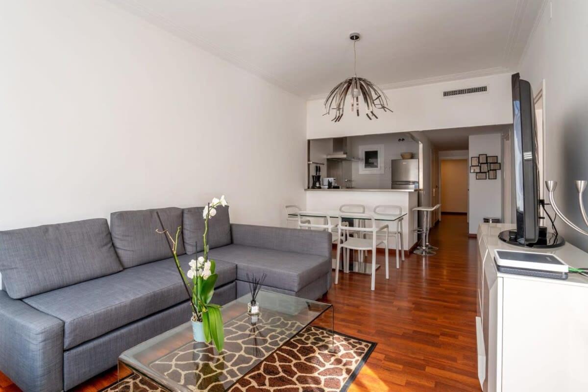 Apartment Eixample - Bright And Modern 4bd Only For Families Or Business Groups Barcelona
