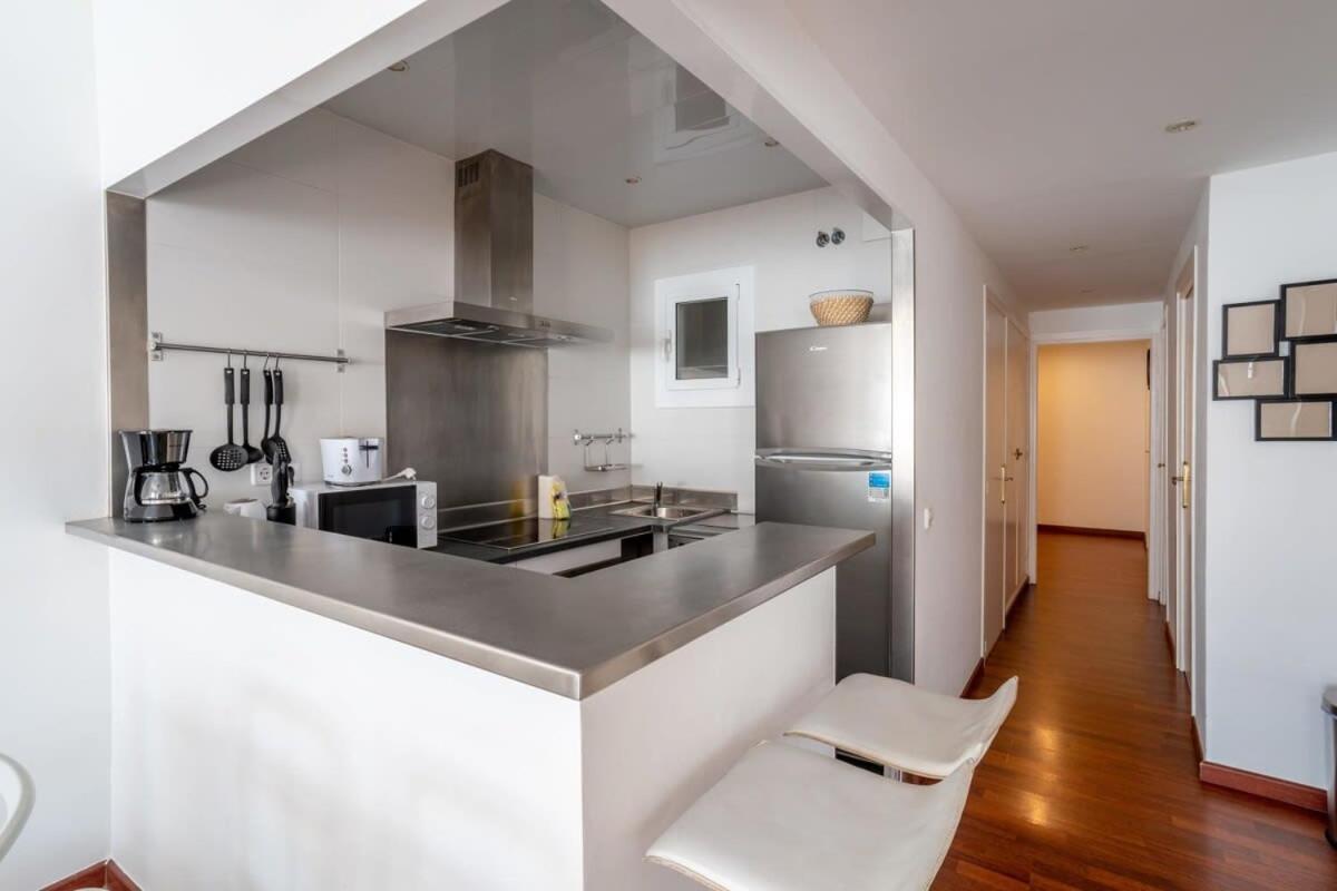 Apartment Eixample - Bright And Modern 4bd Only For Families Or Business Groups
