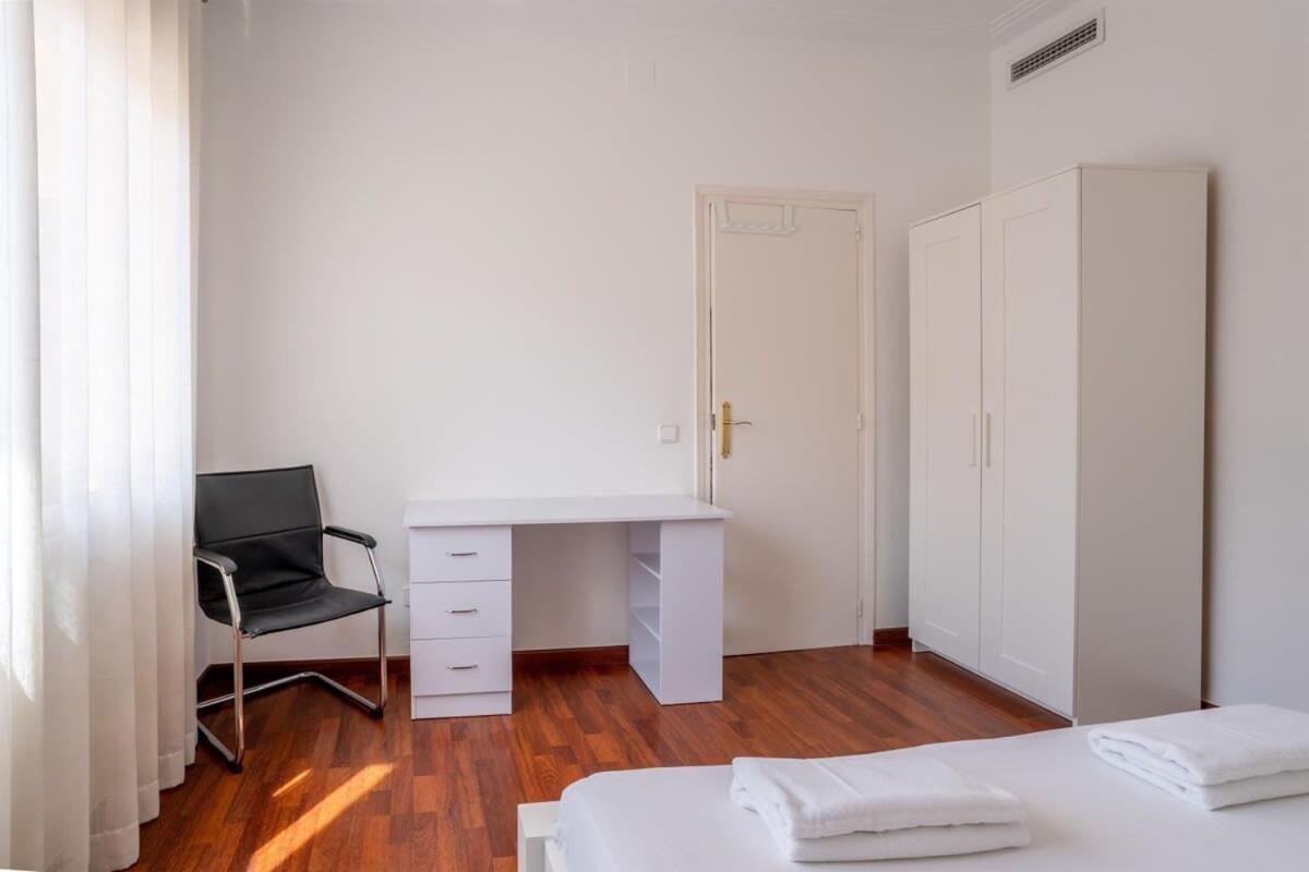 Eixample - Bright And Modern 4bd Only For Families Or Business Groups * Barcelona