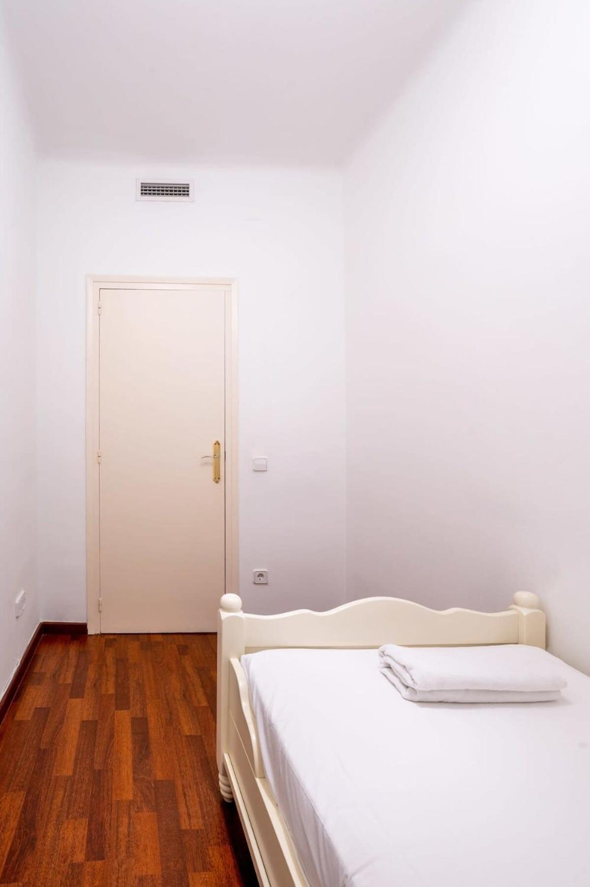 Eixample - Bright And Modern 4bd Only For Families Or Business Groups * Barcelona